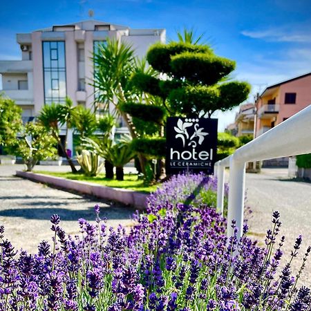Hotel Le Ceramiche Montalto Uffugo Exterior foto