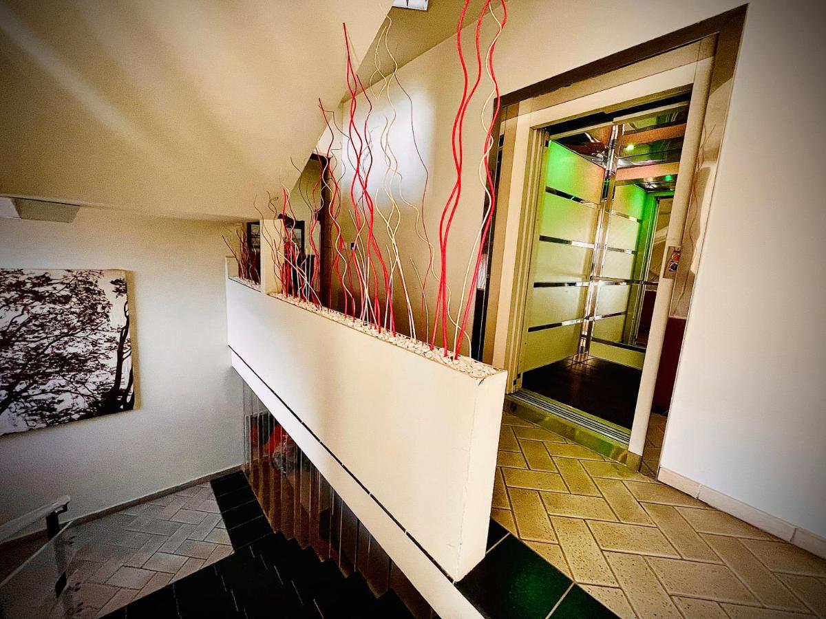 Hotel Le Ceramiche Montalto Uffugo Exterior foto